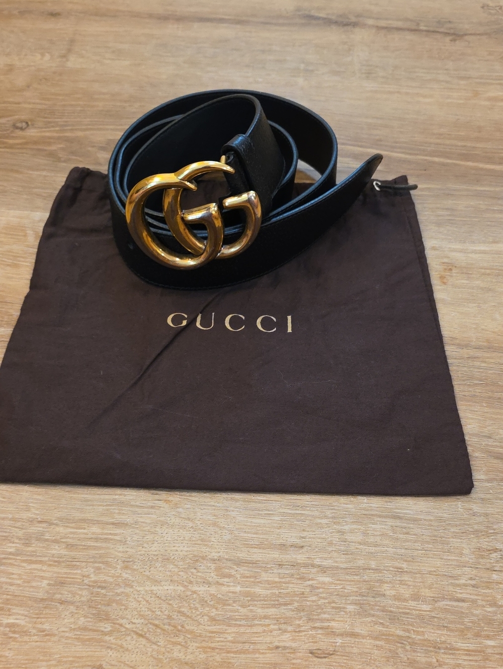 Gucci Black Leather Belt with Gold Double G Logo Buckle Sz 105